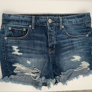 Size 8 American eagle tomgirl midi denim shorts